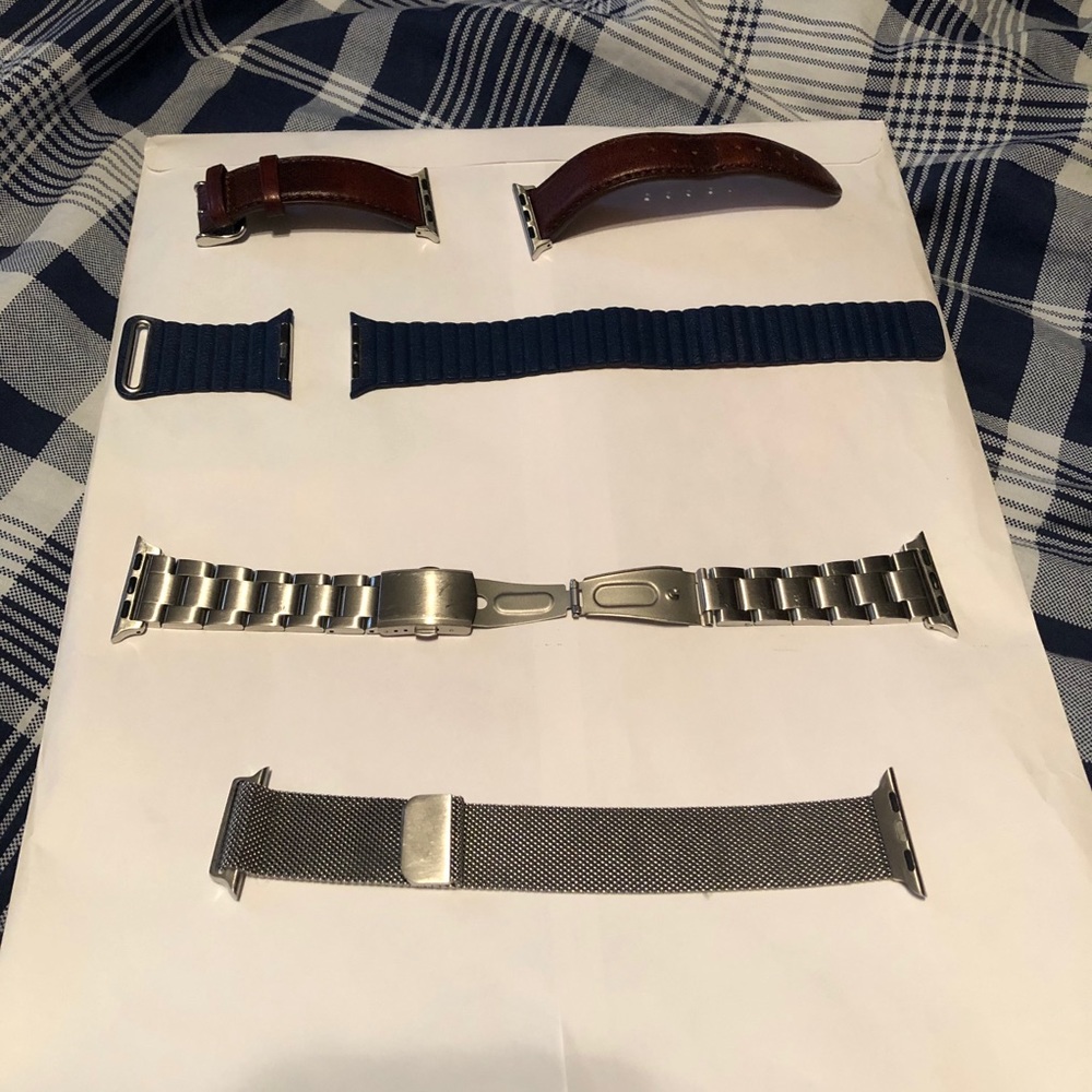 4 AppleWatch Bands